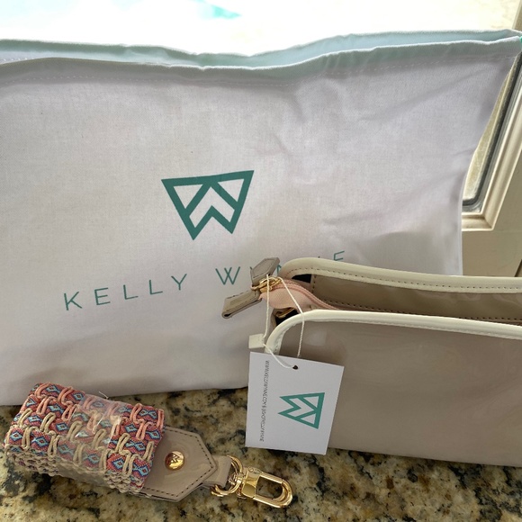NWT Kelly Wynne crossbody/cosmetic bag - Picture 1 of 2